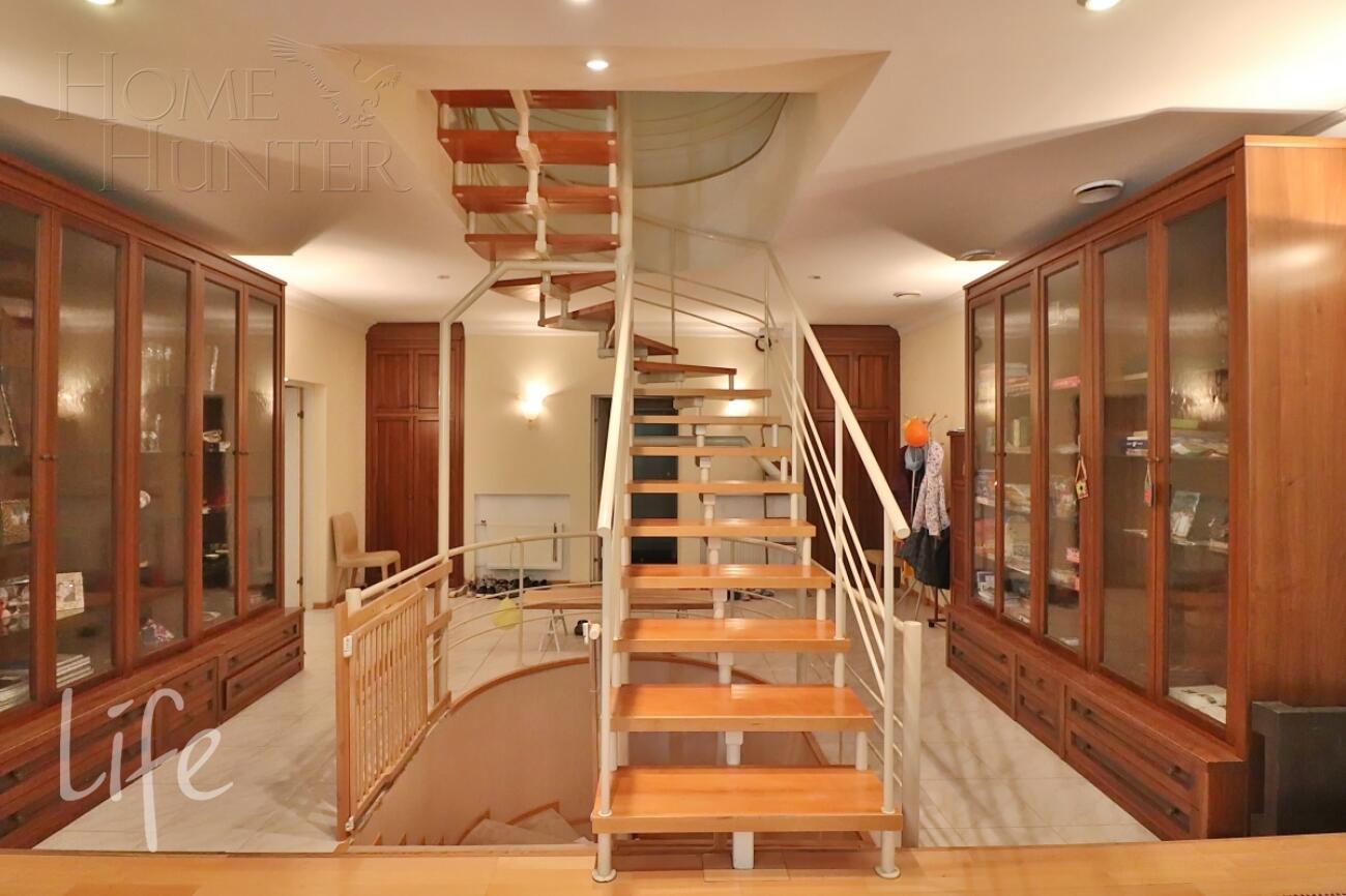 2-этажный коттедж 653 м² с отделкой