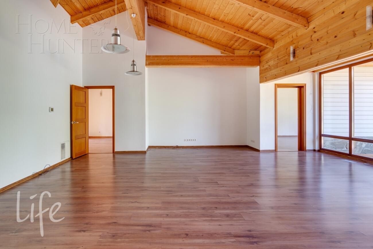 1-этажный коттедж 240 м² с отделкой