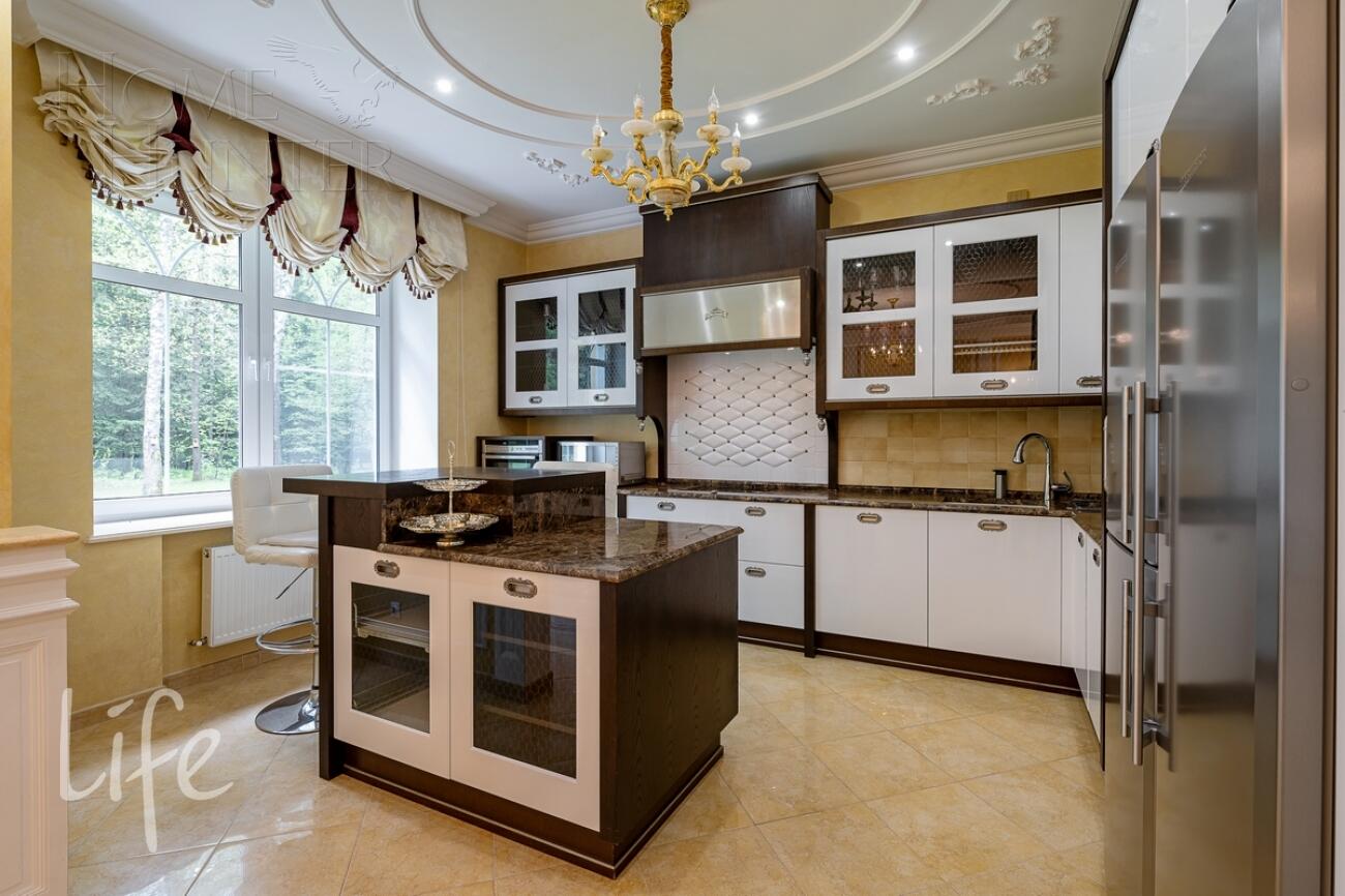 3-этажный коттедж 700 м² с отделкой