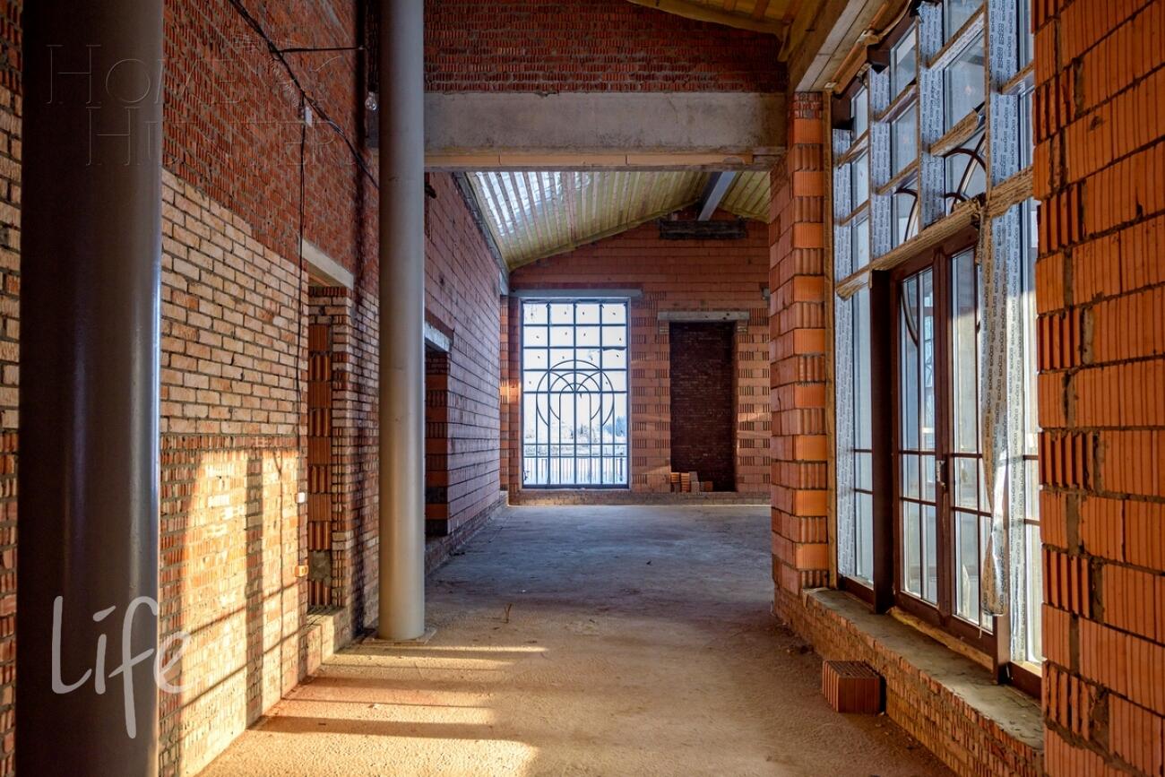 2-этажный коттедж 1 638 м² без отделки