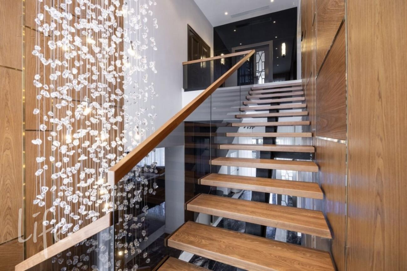 2-этажный коттедж 995 м² с отделкой