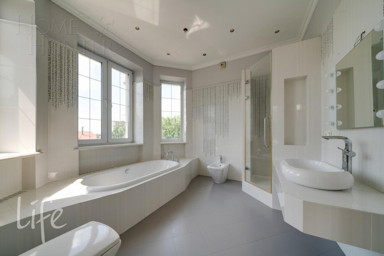 2-этажный коттедж 800 м² с отделкой