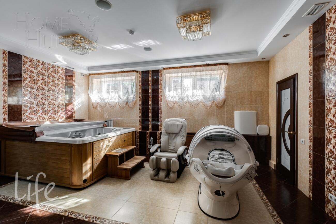 3-этажный коттедж 1 650 м² с отделкой