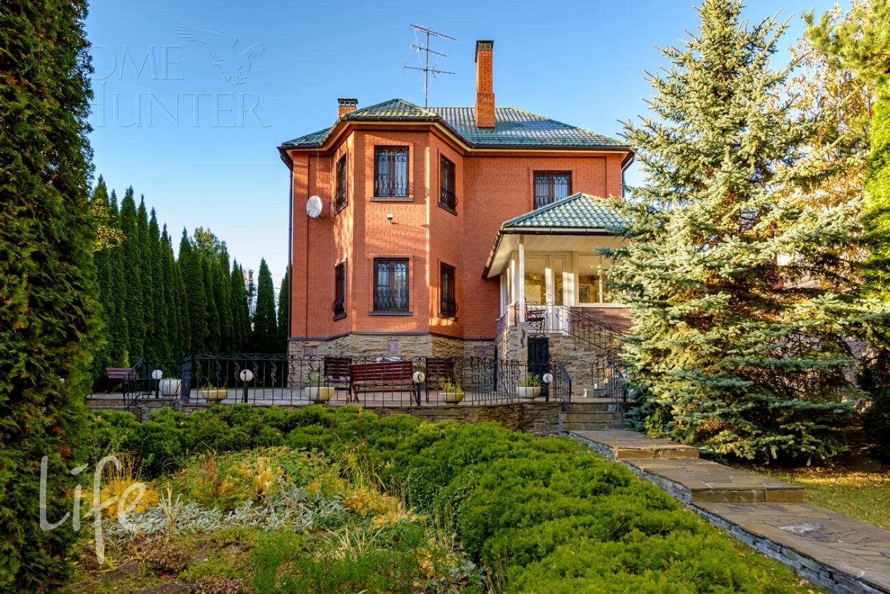 2-этажный коттедж 320 м² с отделкой