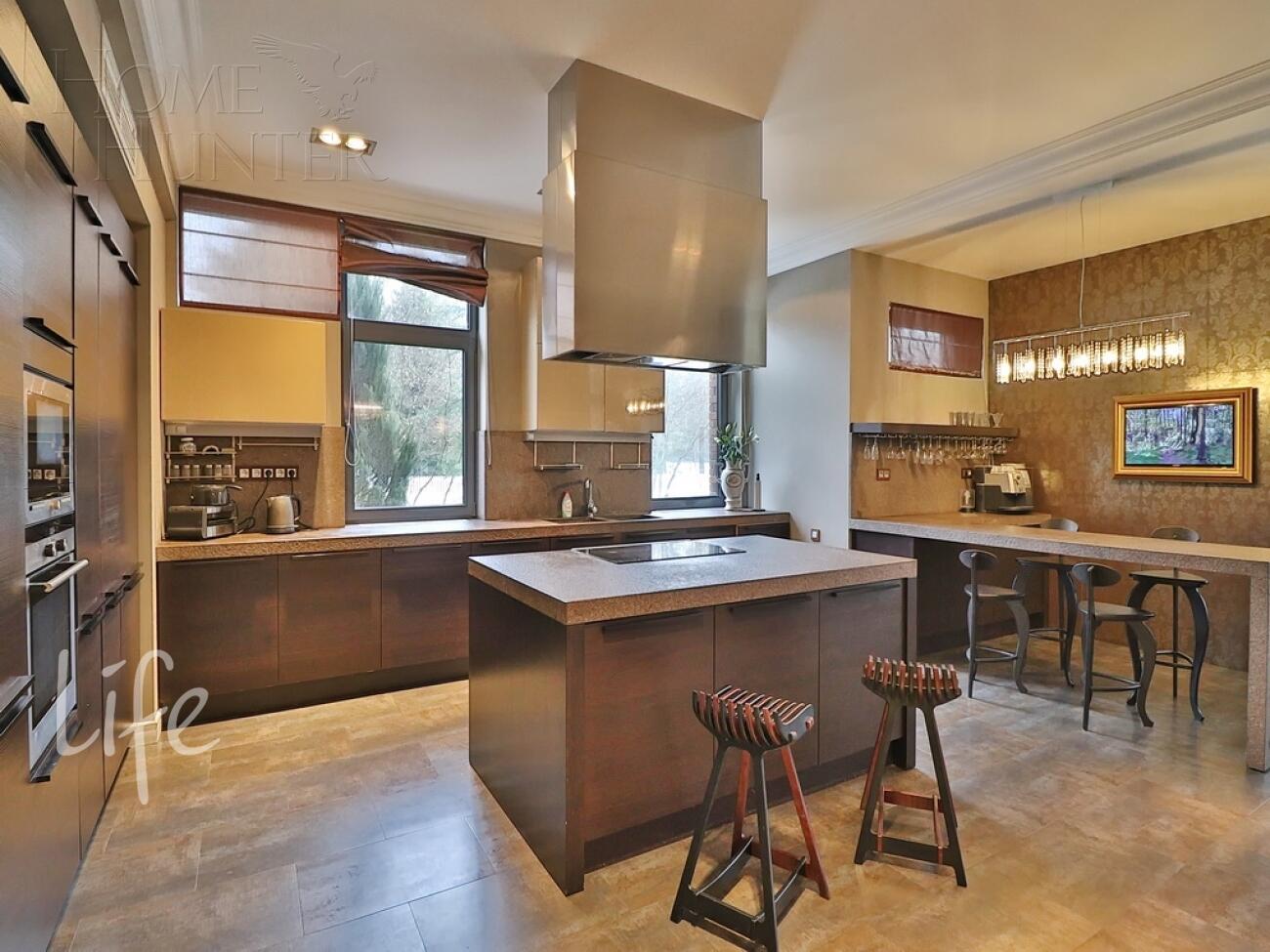 КОТТЕДЖ 900 м² с отделкой