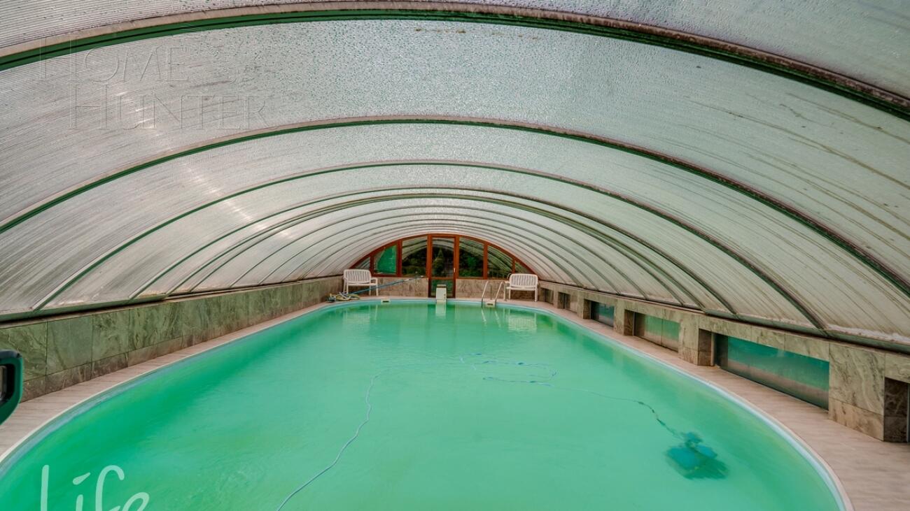 3-этажный коттедж 650 м² с отделкой