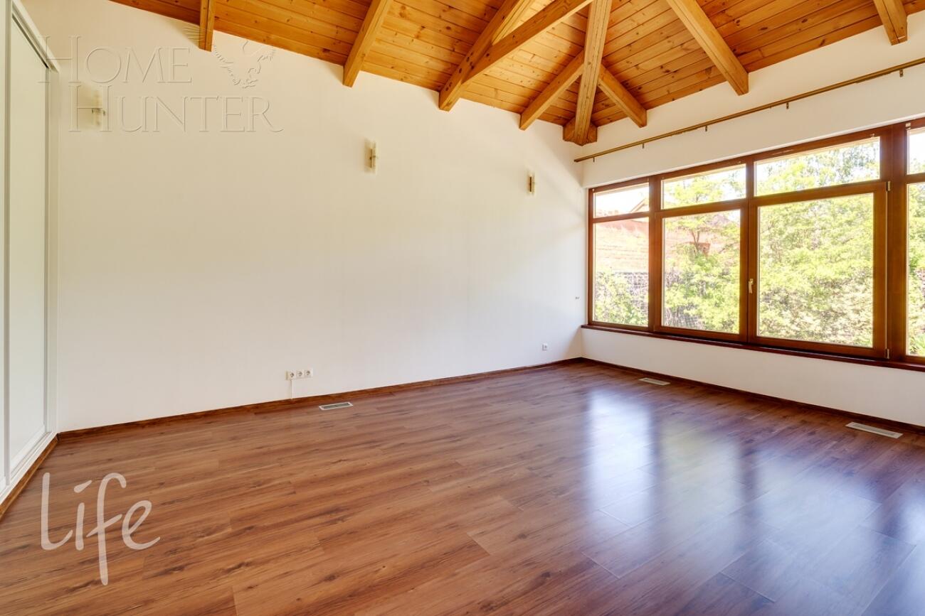 1-этажный коттедж 240 м² с отделкой