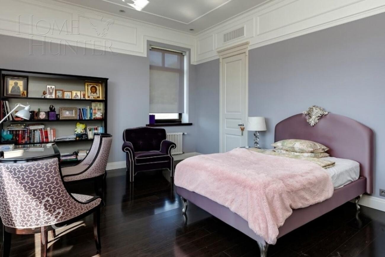 3-этажный коттедж 1 185 м² с отделкой