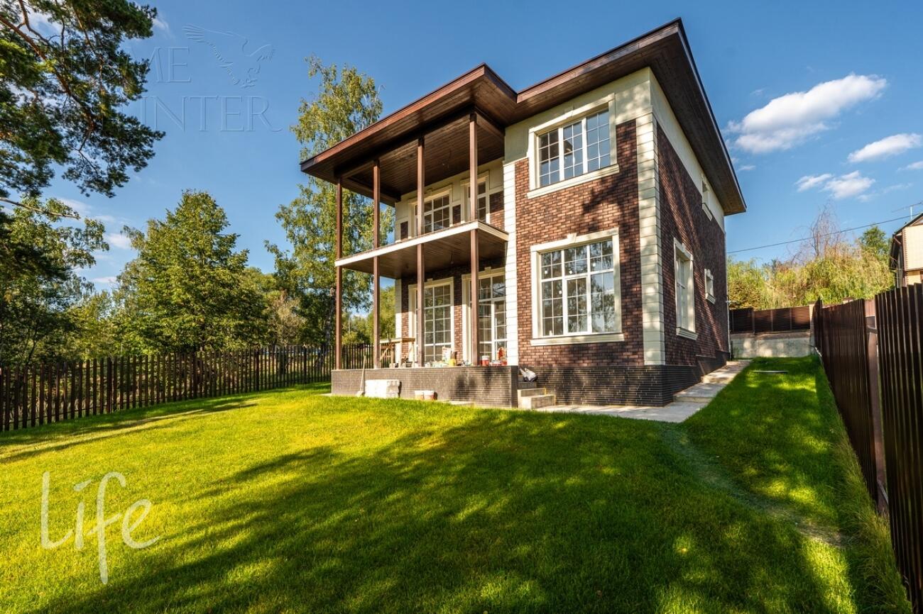 2-этажный коттедж 240 м² с отделкой