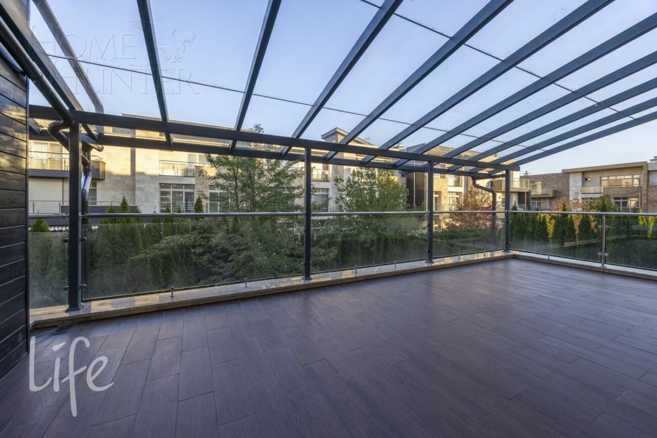 3-этажный таунхаус 310 м² с отделкой