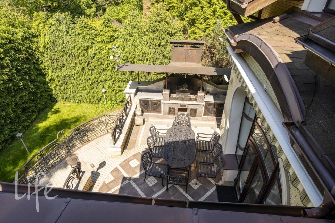 2-этажный коттедж 880 м² с отделкой