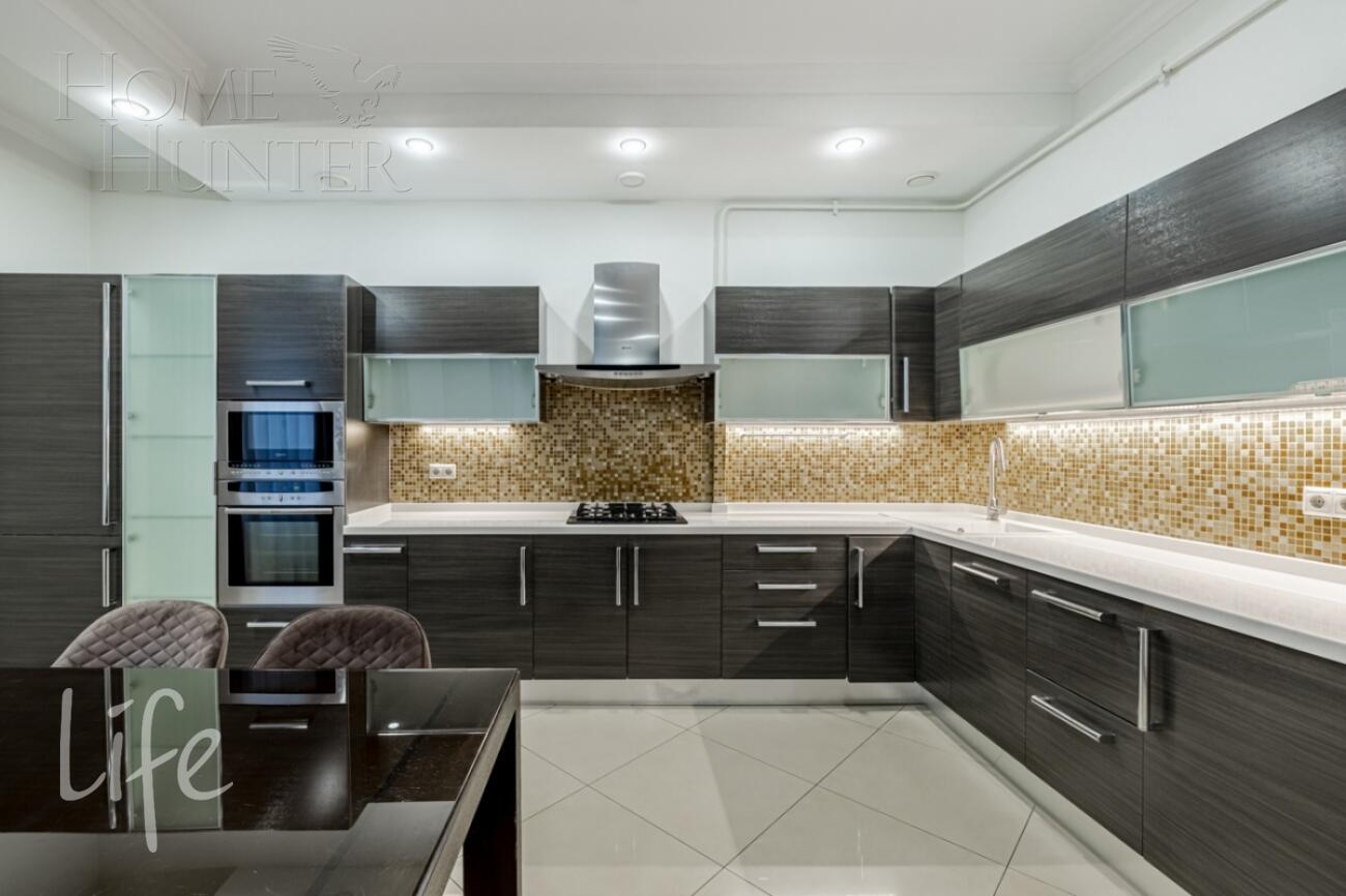 2-этажный таунхаус 220 м² с отделкой