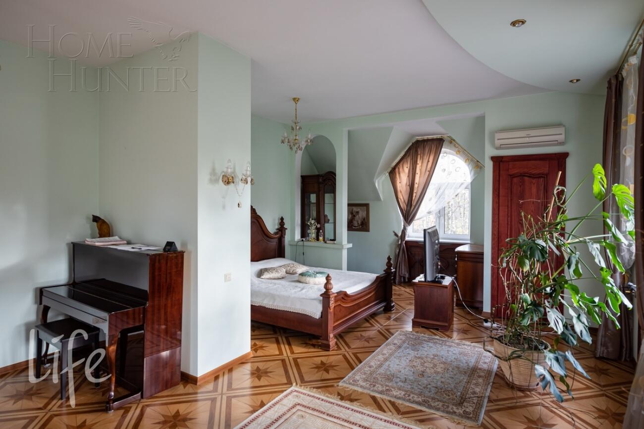 3-этажный коттедж 1 000 м² с отделкой