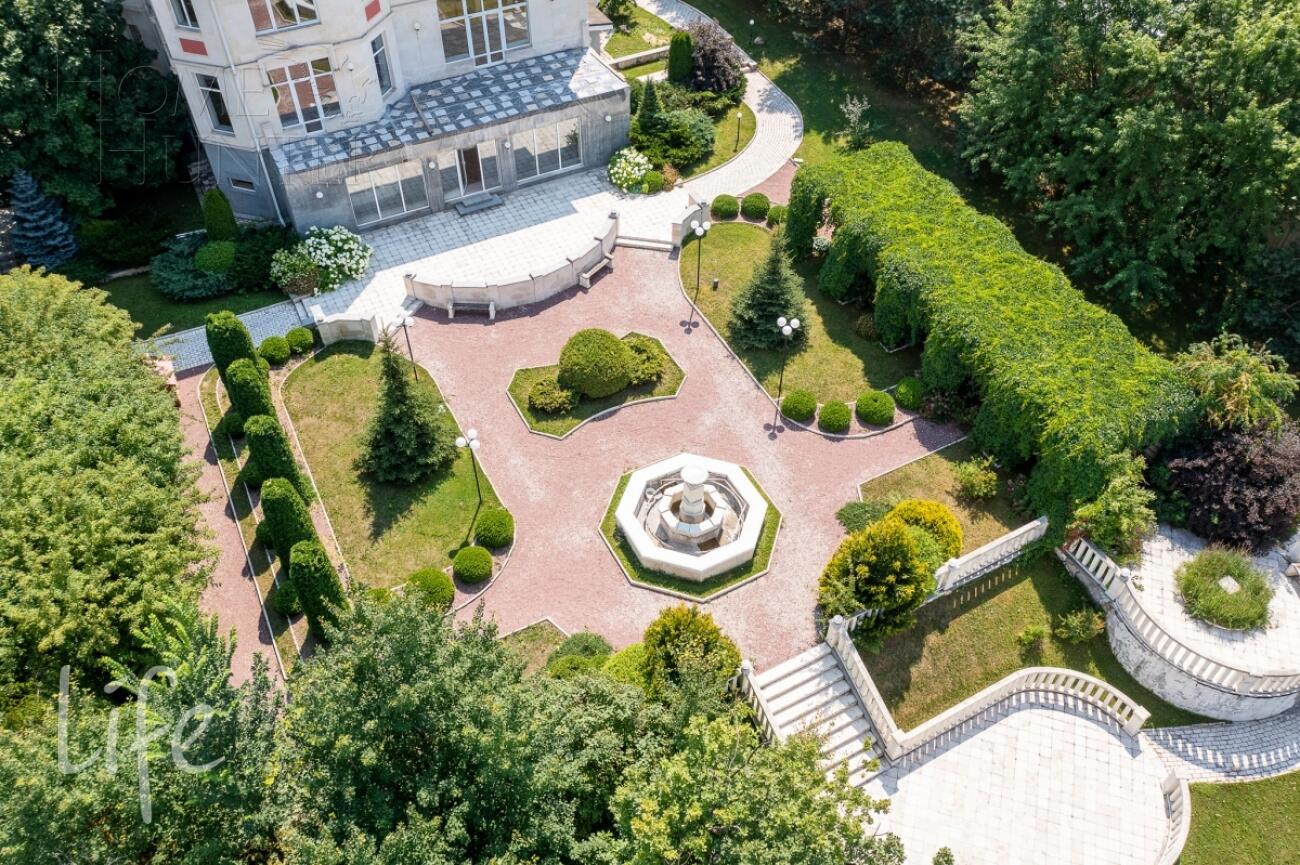 2-этажный коттедж 800 м² с отделкой