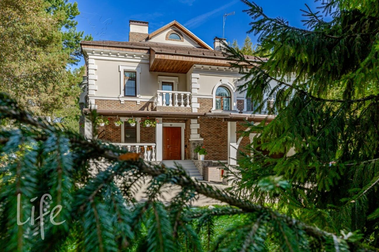 2-этажный коттедж 637 м² с отделкой