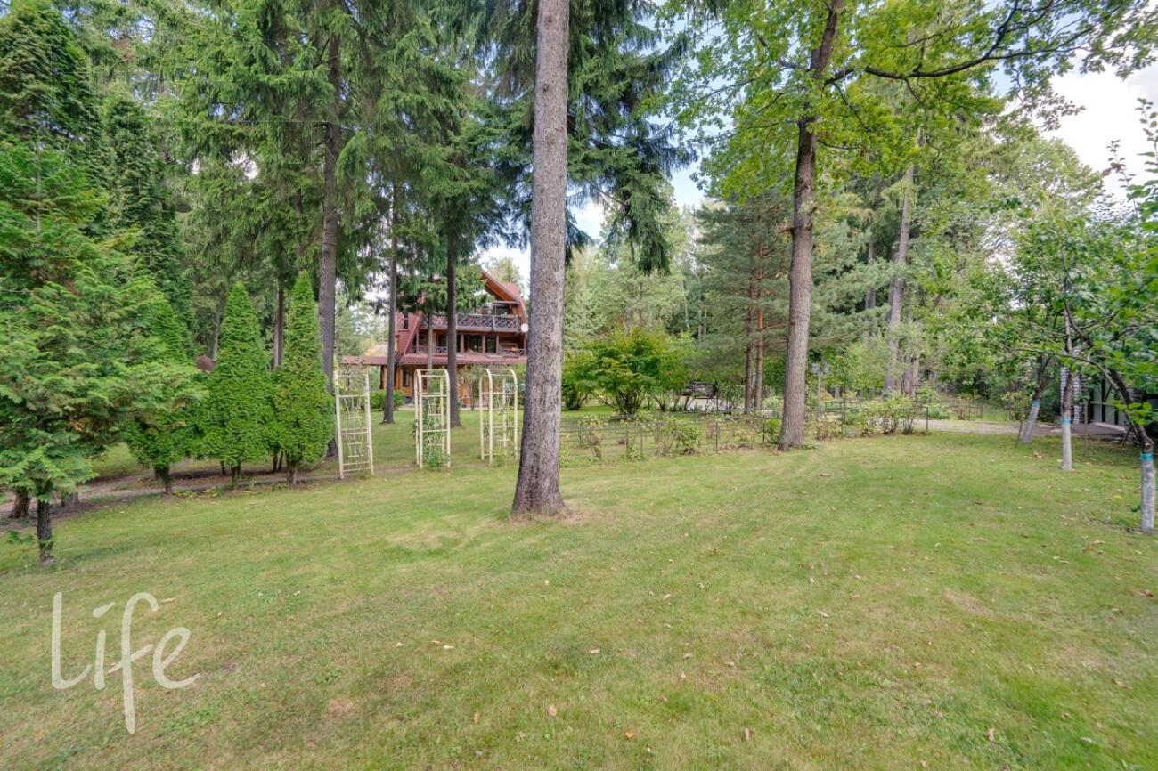 3-этажный коттедж 650 м² с отделкой