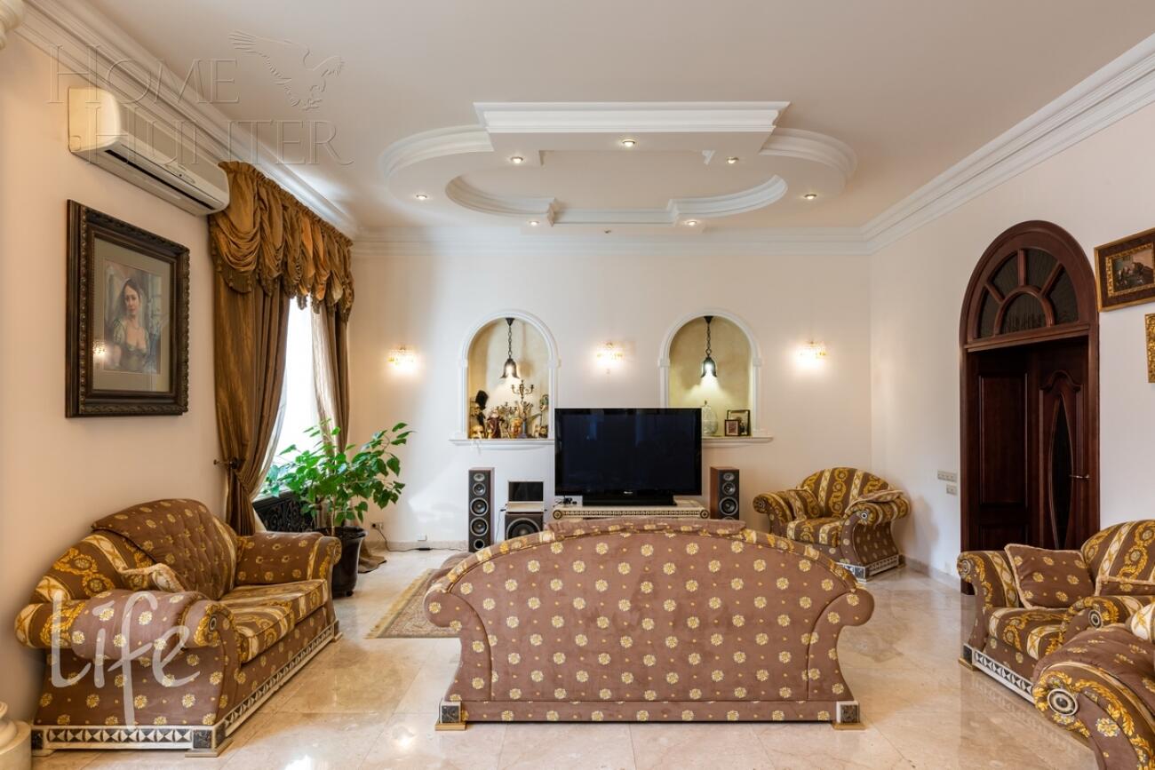 3-этажный коттедж 1 000 м² с отделкой