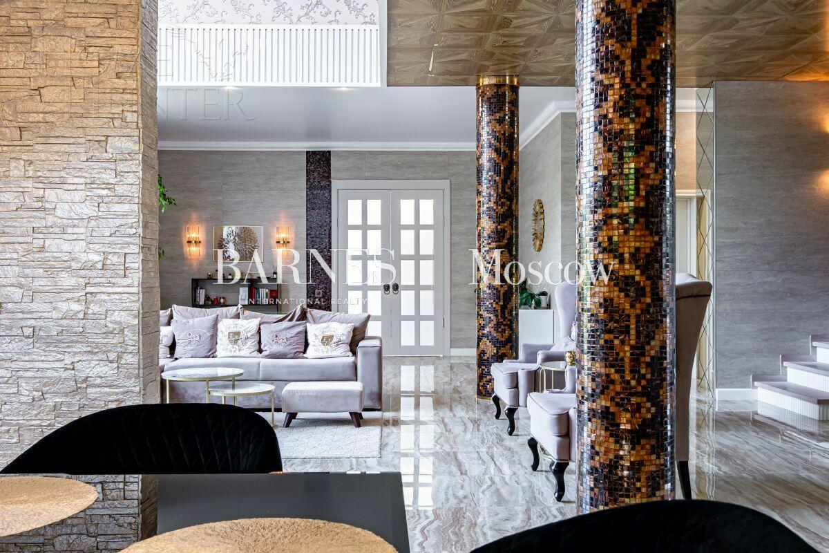 2-этажный коттедж 328 м² с отделкой