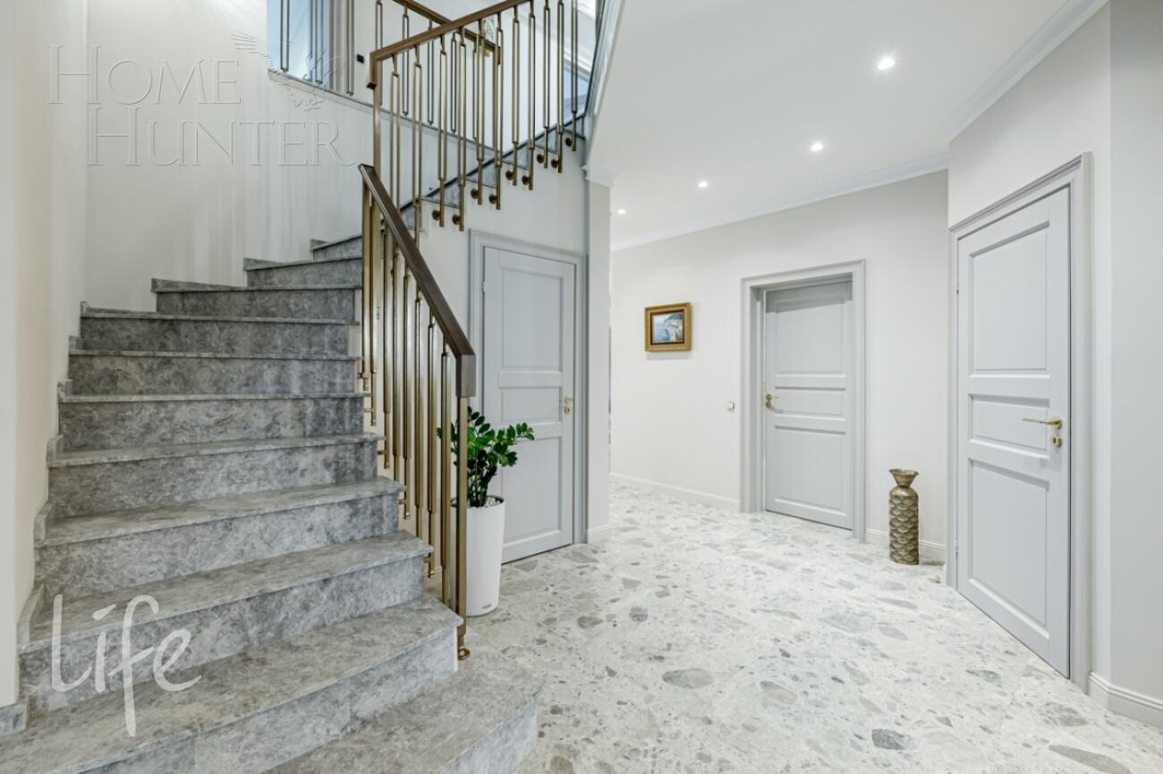 2-этажный коттедж 550 м² с отделкой