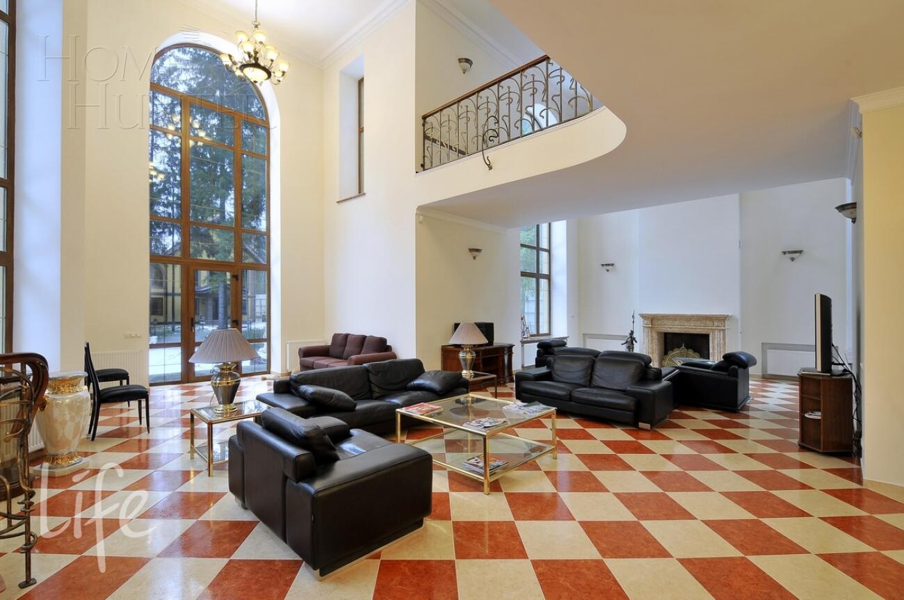 2-этажный коттедж 1 500 м² с отделкой