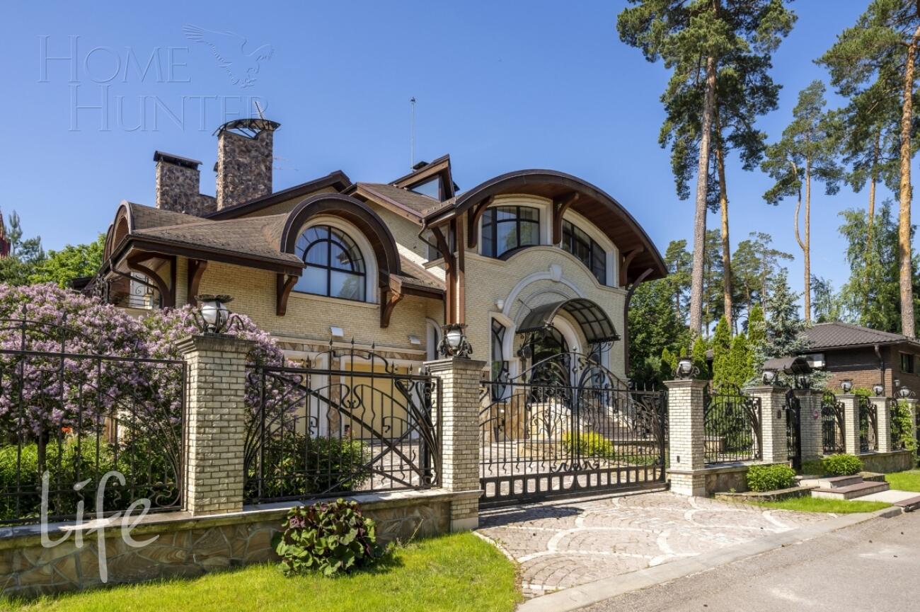 2-этажный коттедж 880 м² с отделкой