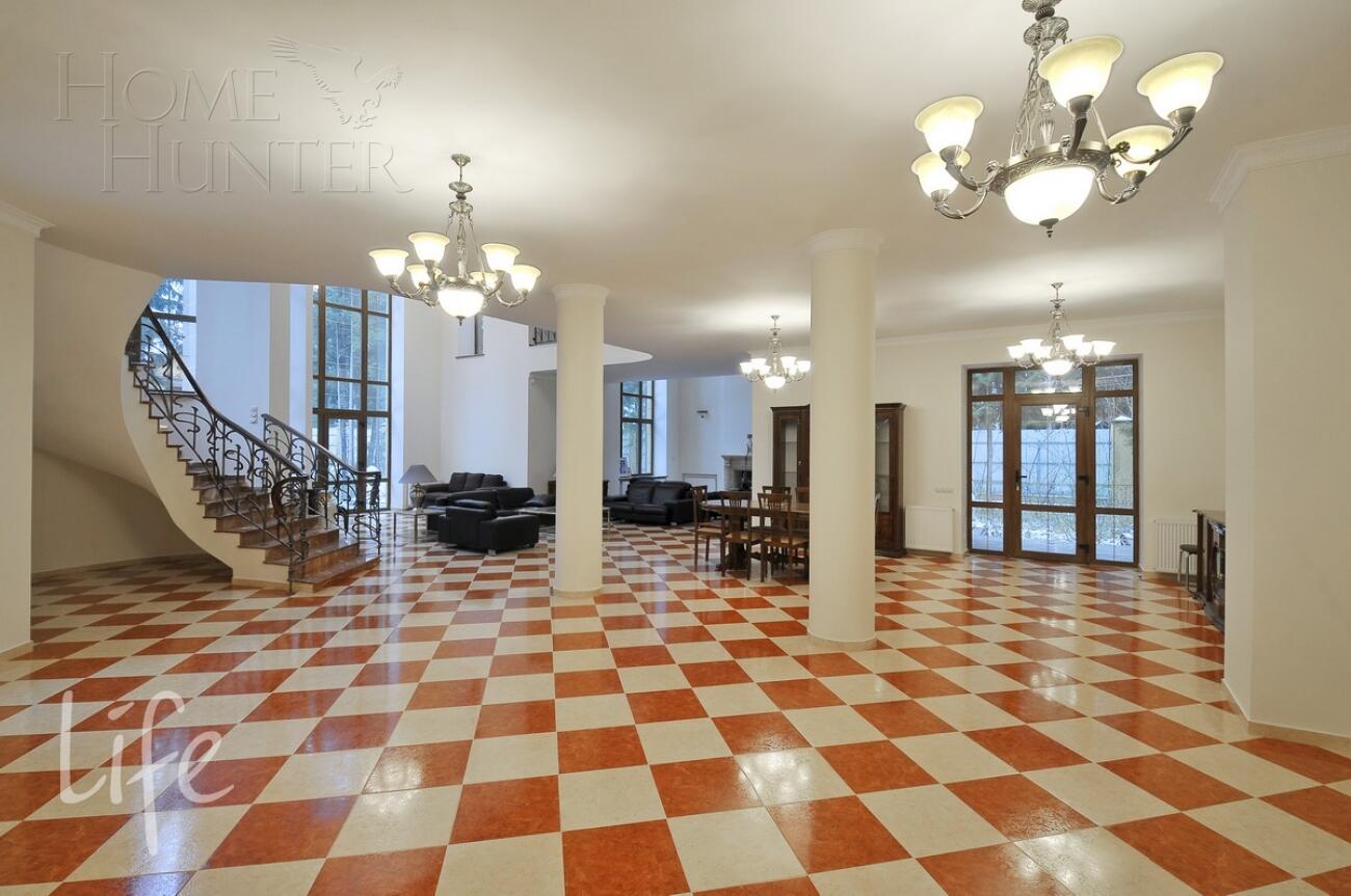 2-этажный коттедж 1 500 м² с отделкой