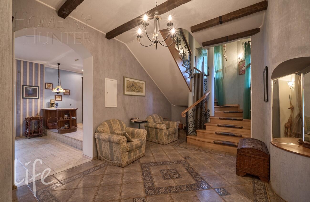 2-этажный коттедж 350 м² с отделкой