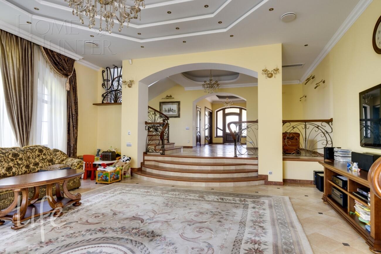 2-этажный коттедж 880 м² с отделкой