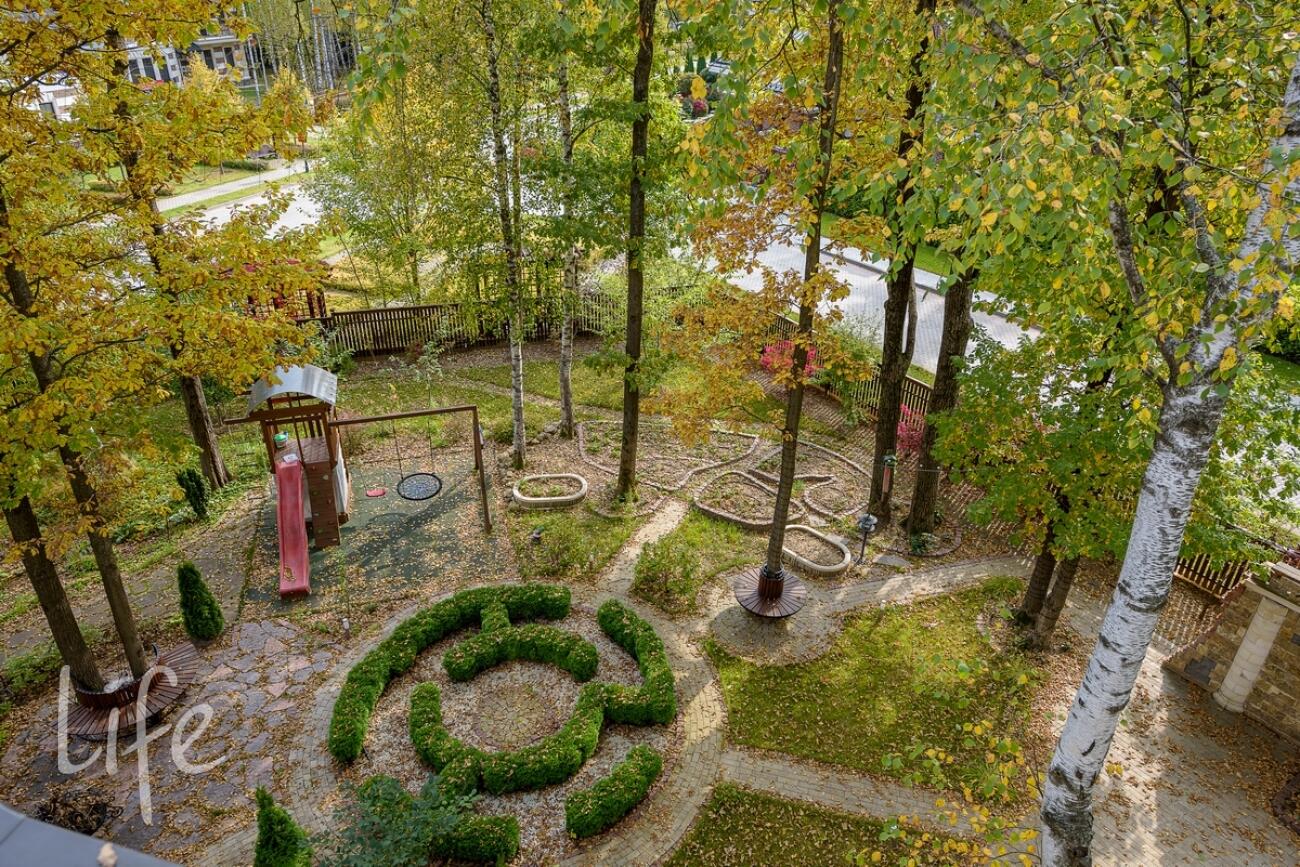 2-этажный коттедж 1 100 м² с отделкой