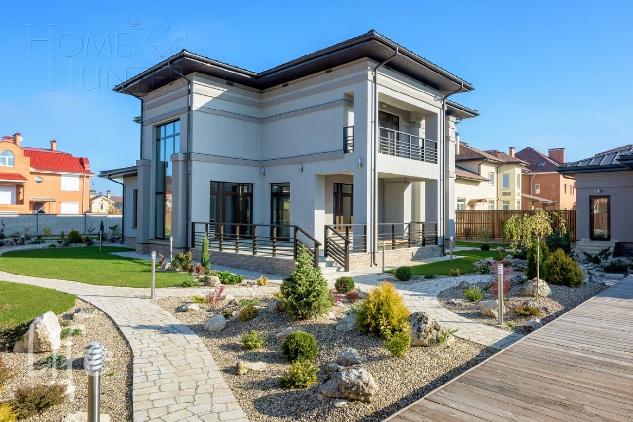 2-этажный коттедж 350 м² с отделкой