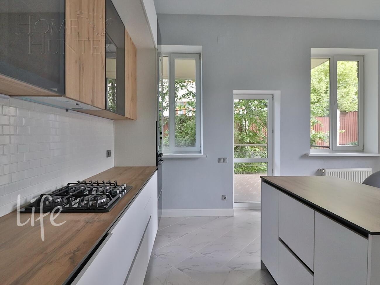 3-этажный коттедж 372 м² с отделкой