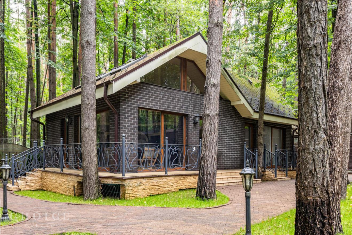 3-этажный коттедж 920 м² с отделкой