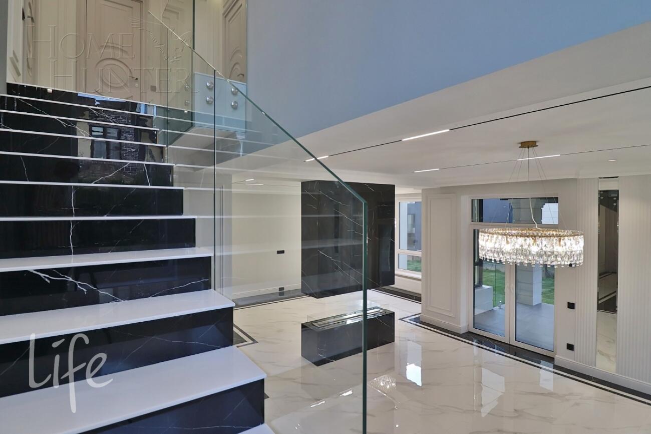 2-этажный коттедж 240 м² с отделкой