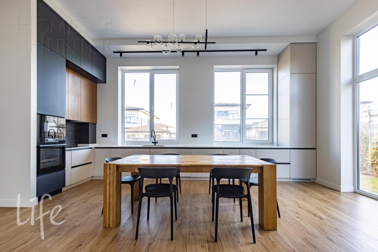 2-этажный коттедж 260 м² с отделкой