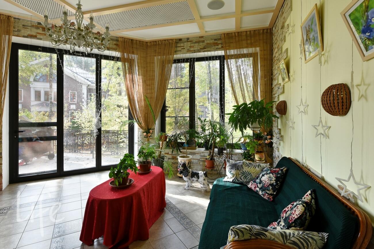 2-этажный коттедж 1 100 м² с отделкой