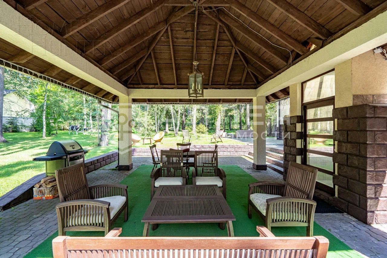 2-этажный коттедж 850 м² с отделкой