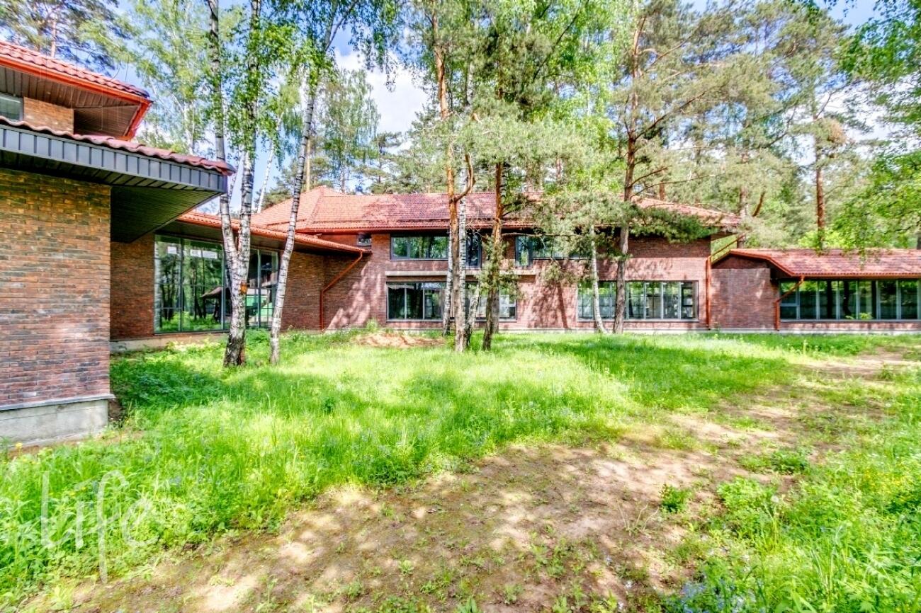 2-этажный коттедж 974 м² без отделки