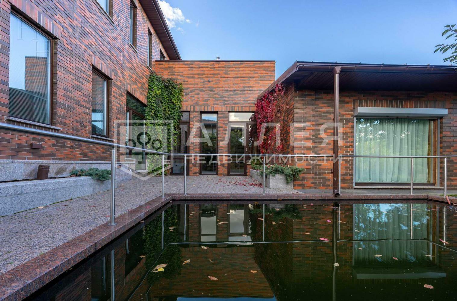 2-этажный коттедж 540 м² с отделкой