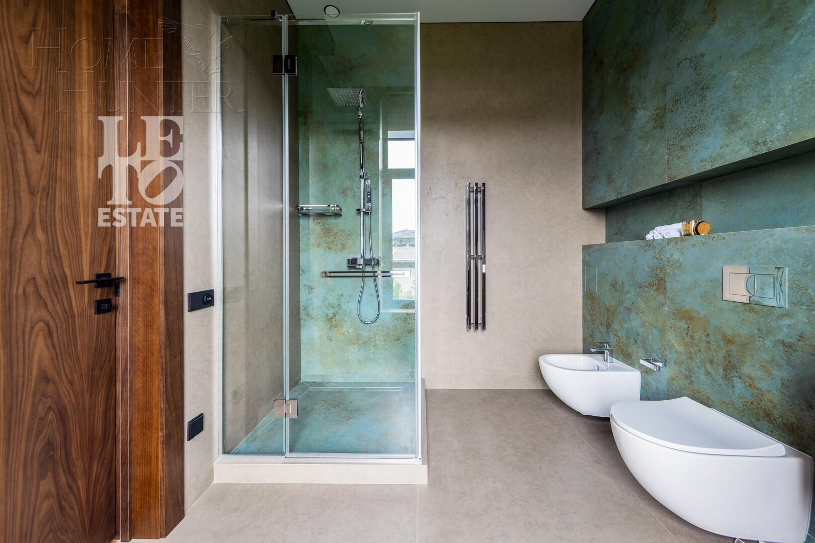 2-этажный коттедж 705 м² с отделкой