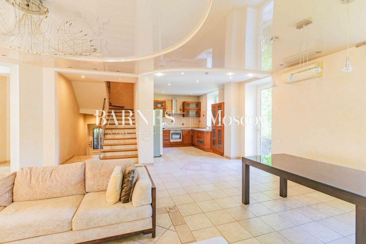 2-этажный коттедж 350 м² с отделкой