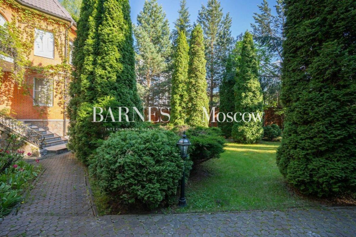 2-этажный коттедж 350 м² с отделкой