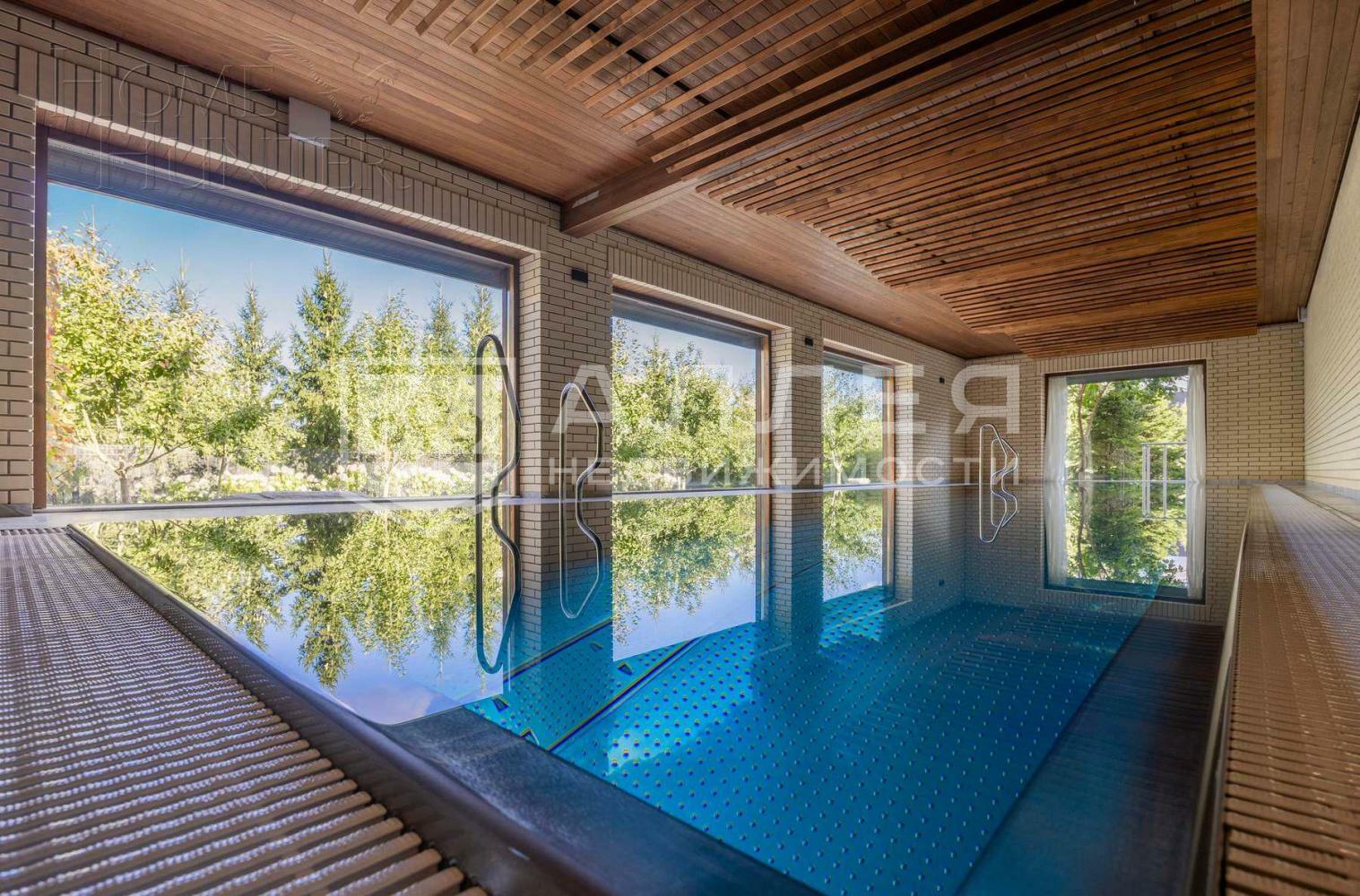 2-этажный коттедж 540 м² с отделкой