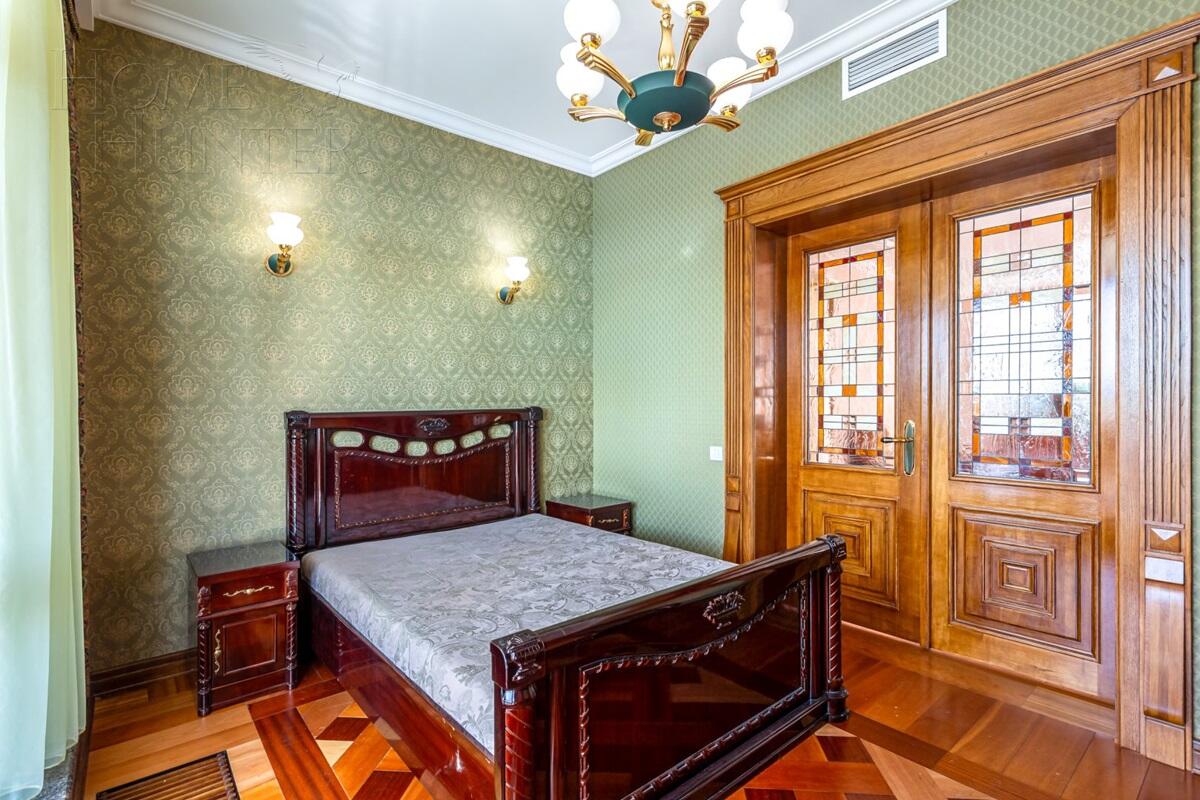 5-КОМН. КВАРТИРА С ОТДЕЛКОЙ 200 М² НА 4 ЭТАЖЕ