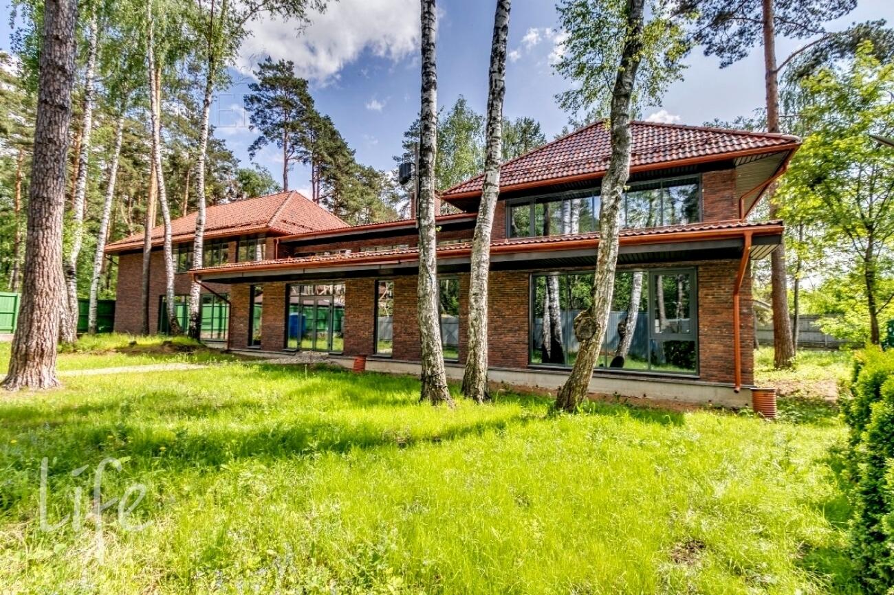 2-этажный коттедж 974 м² без отделки