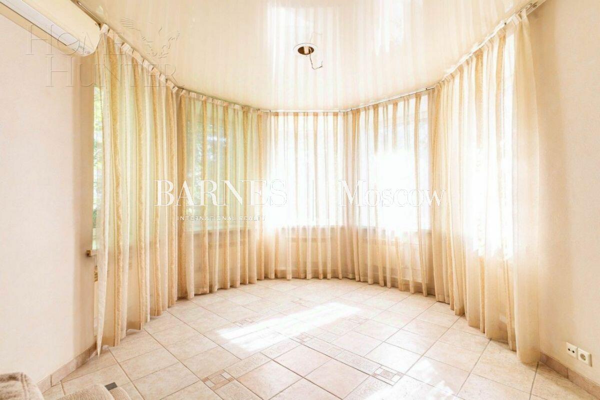 2-этажный коттедж 350 м² с отделкой