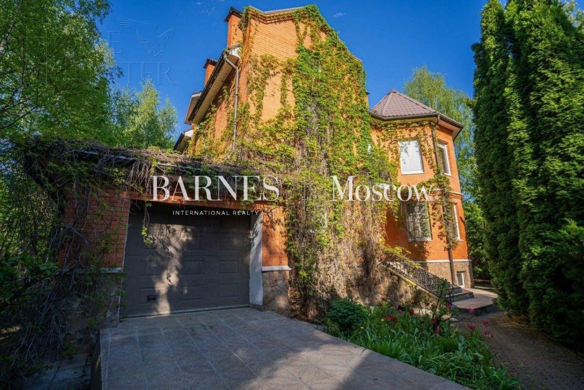 2-этажный коттедж 350 м² с отделкой