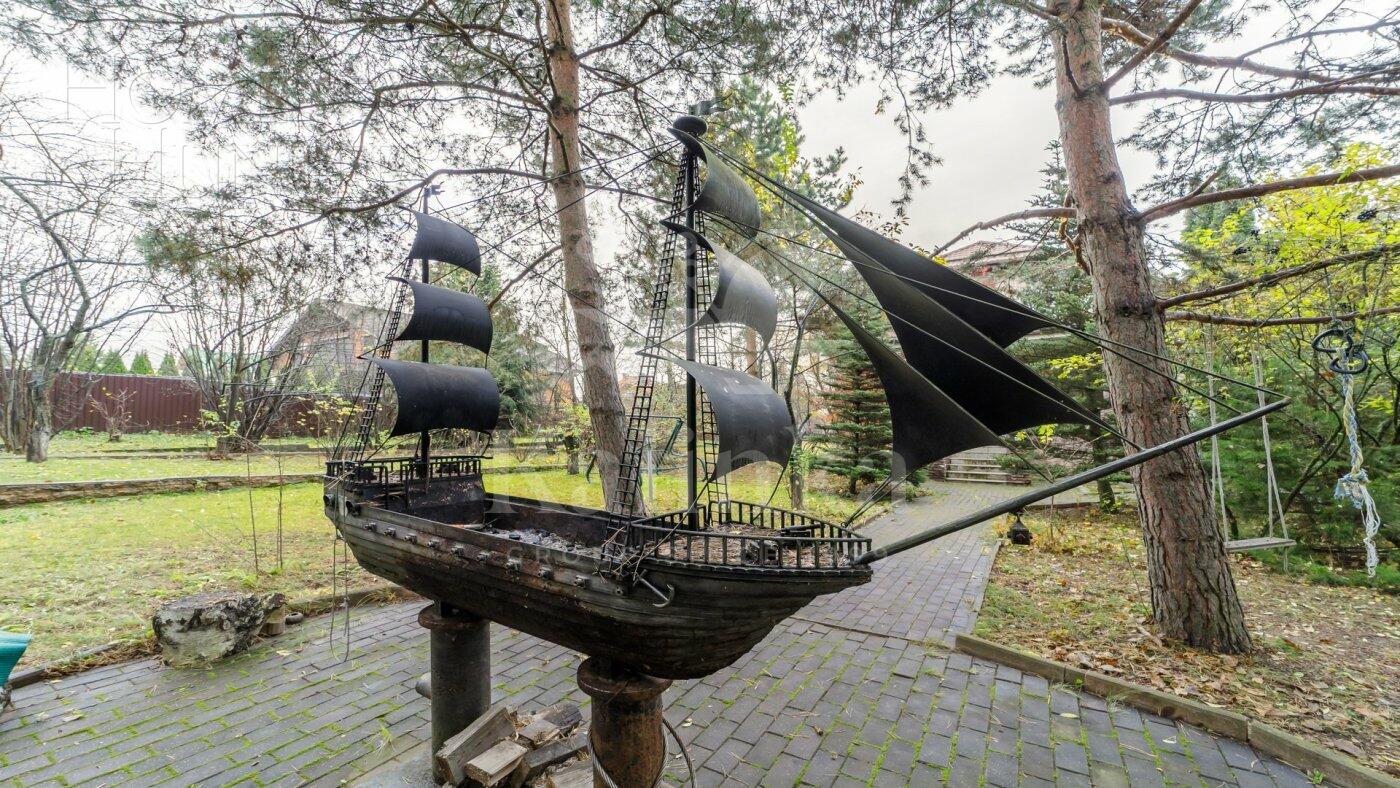 2-этажный коттедж 338.5 м² с отделкой