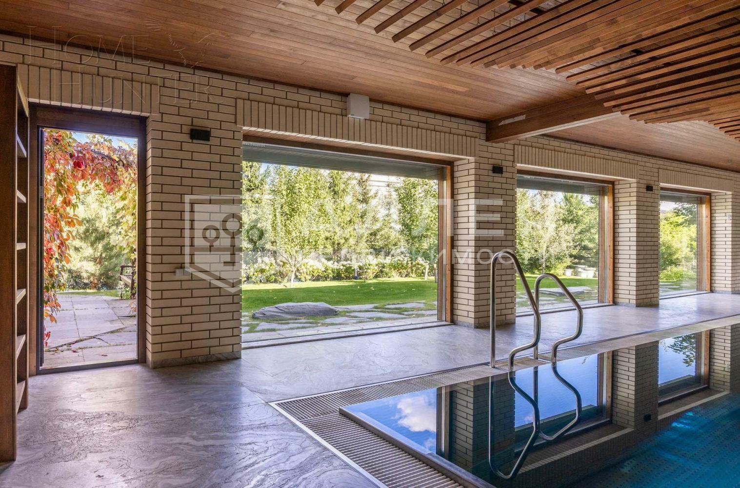 2-этажный коттедж 540 м² с отделкой