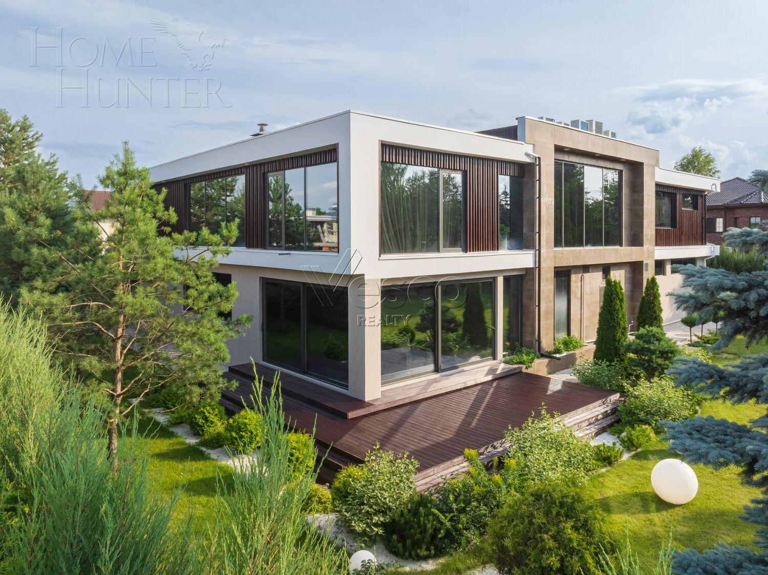 2-этажный коттедж 1 000 м² с отделкой