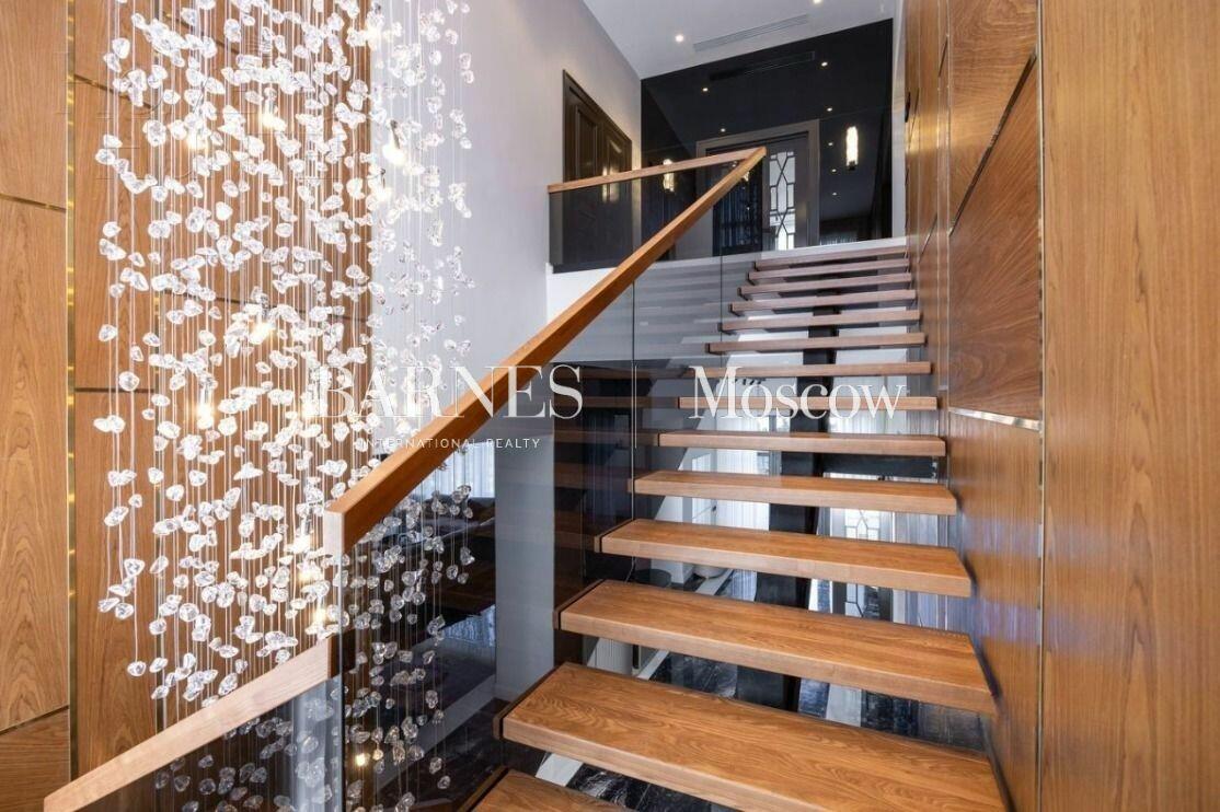 2-этажный коттедж 995 м² с отделкой